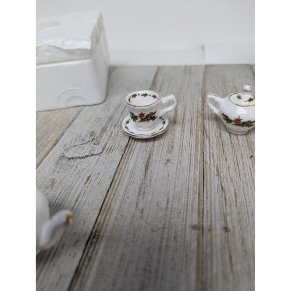 A Cup Of Christmas Tea Mini Vintage Tea Set Bone China in Box CT133 1995 - Picture 7 of 13
